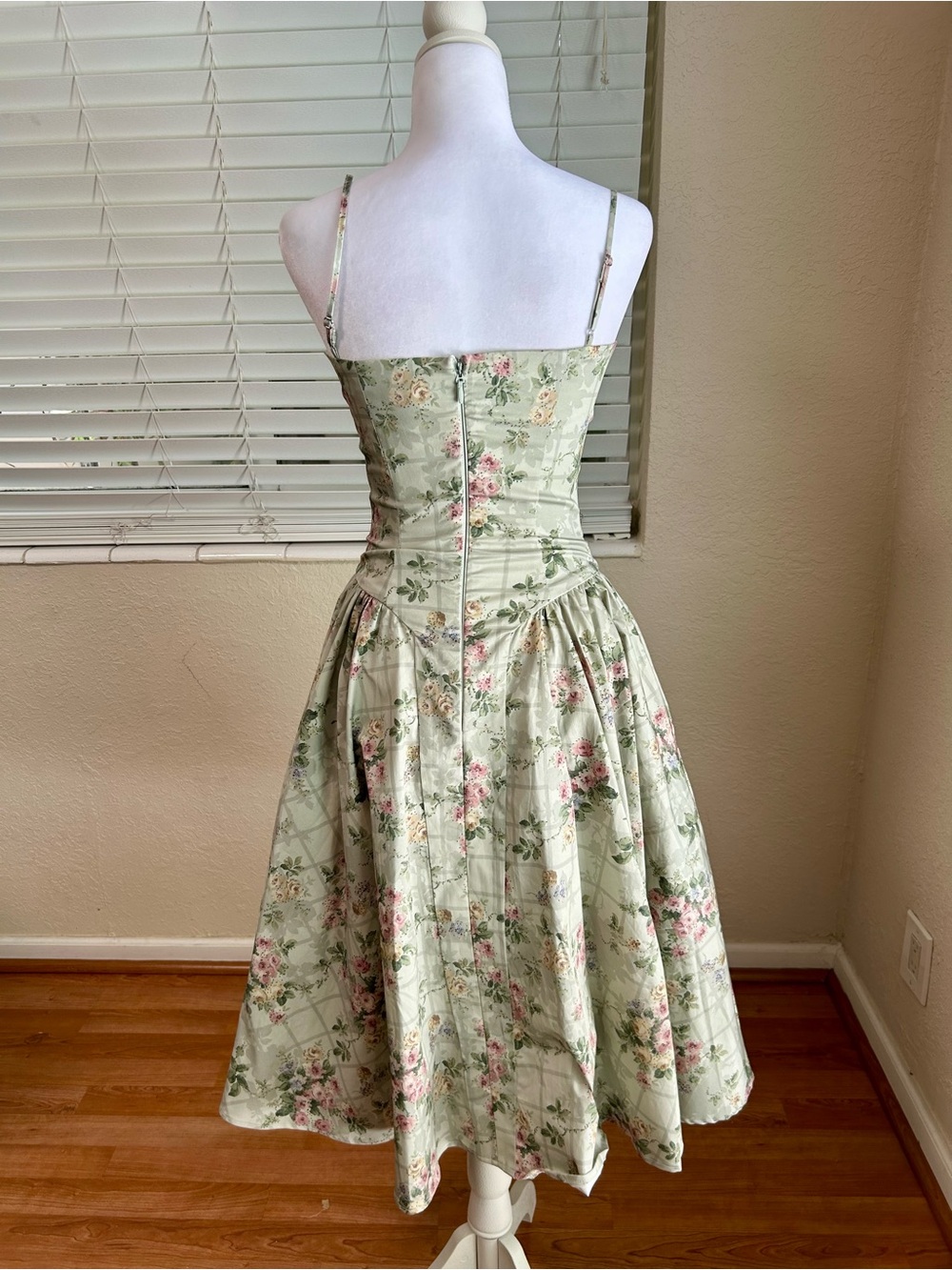 House of CB Samaria Mint Floral Midi Dress with Pink Blooms Size Small - Picture 7 of 11